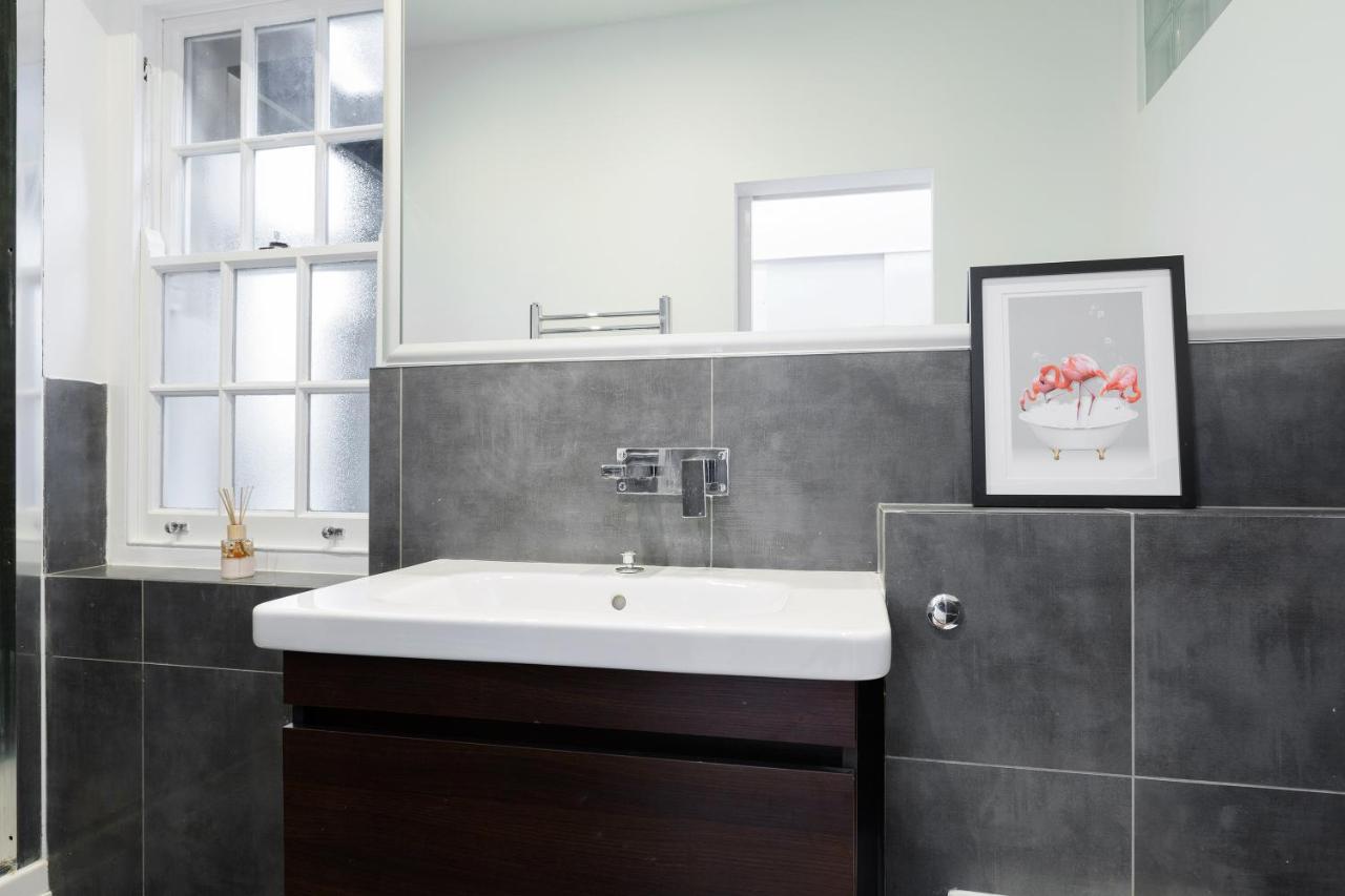Spacious 4 Bedrooms Flat In New Oxford Street Лондон Экстерьер фото